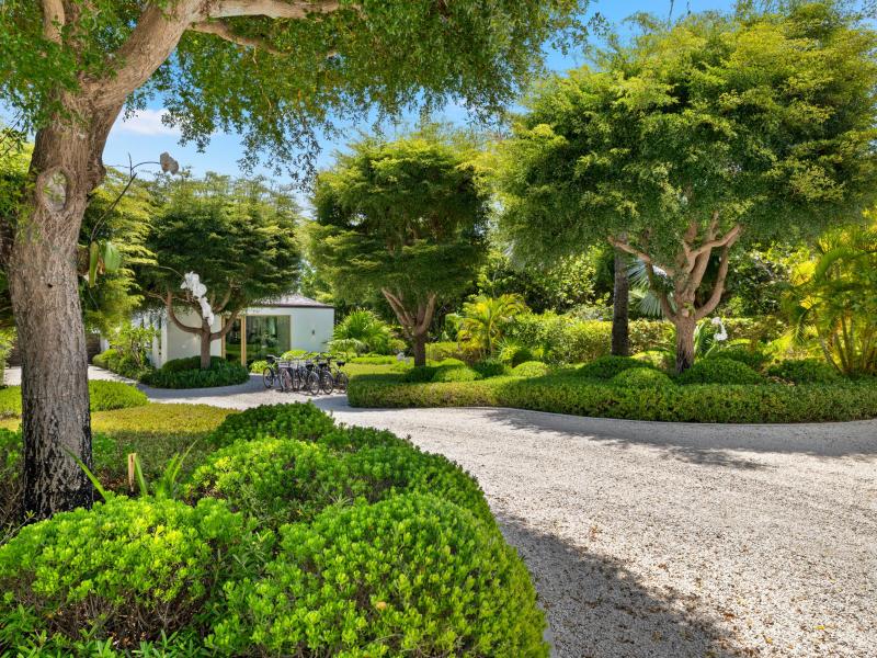 Emerald Pavilion - Beachfront , Grace Bay , Providenciales  