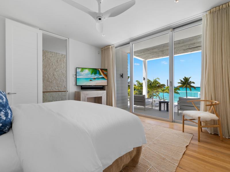 Emerald Pavilion - Beachfront , Grace Bay , Providenciales  