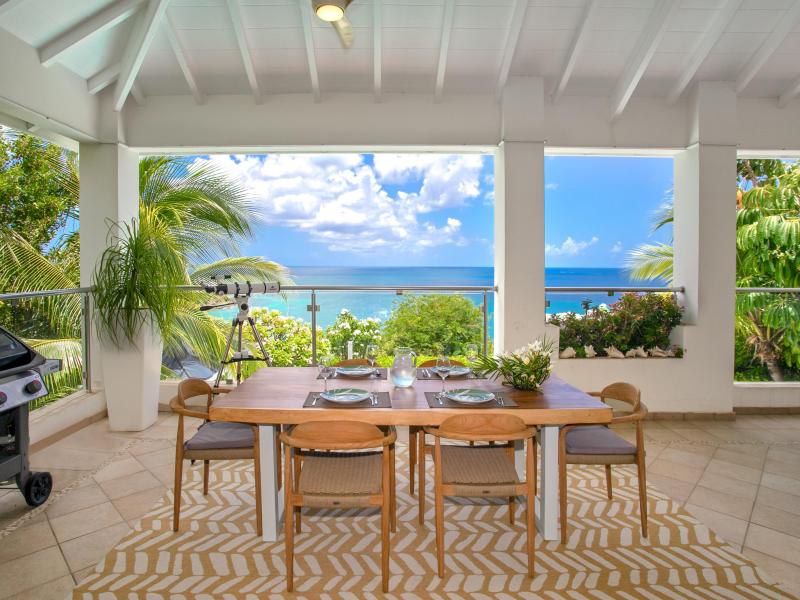 Blue Sailing , Happy Bay  