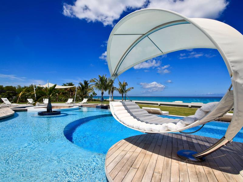 C'est La Vie, Terres Basses , Terres Basses  