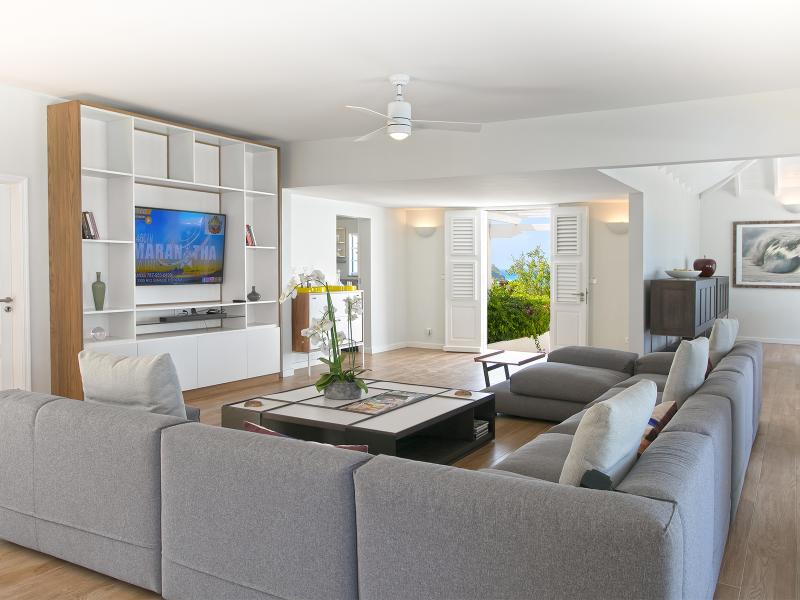 Le Caprice , Terres Basses  