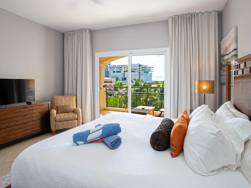 Sea Breeze , Cupecoy  