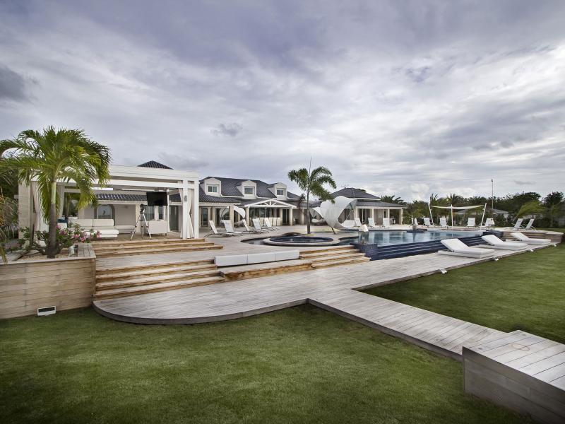 C'est La Vie, Terres Basses , Terres Basses  