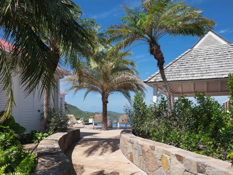 Sunrise-Sunset Villa , Point Milou  