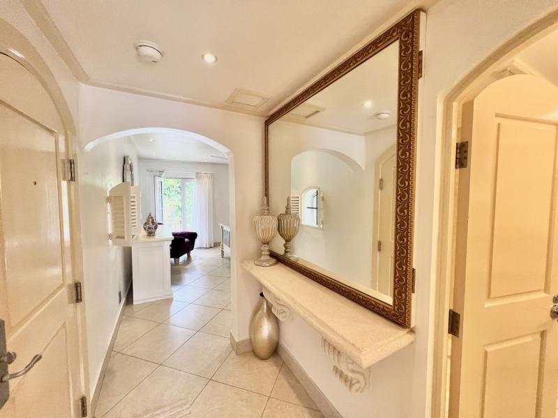 Glitter Bay 209 , St James  