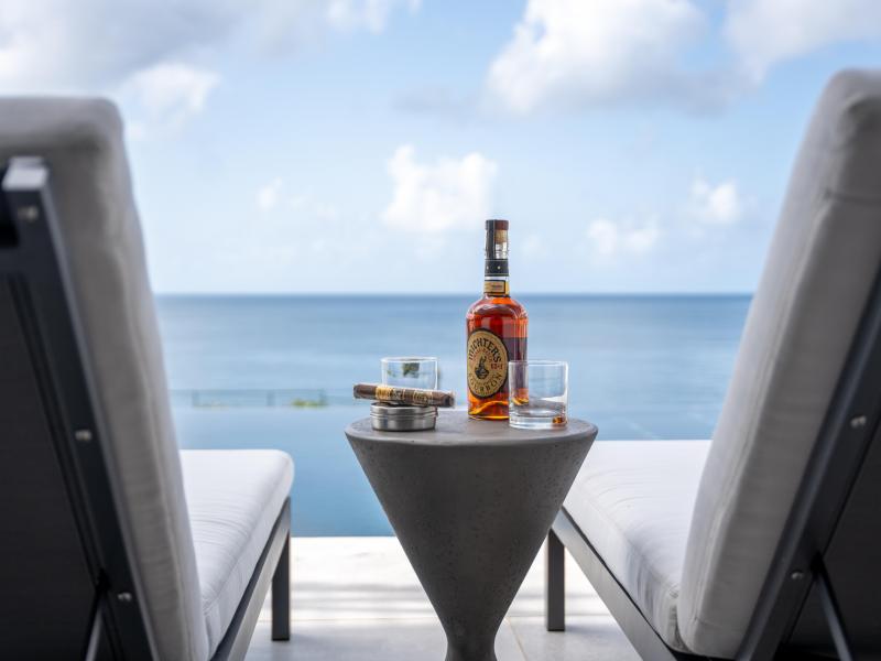 Le Rêve Bleu , Little Bay  