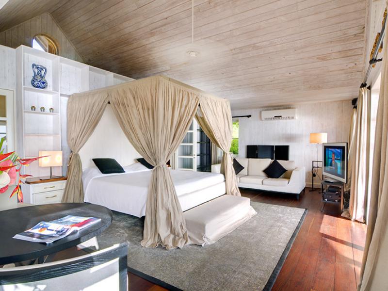 Tortuga , Britannia Bay  