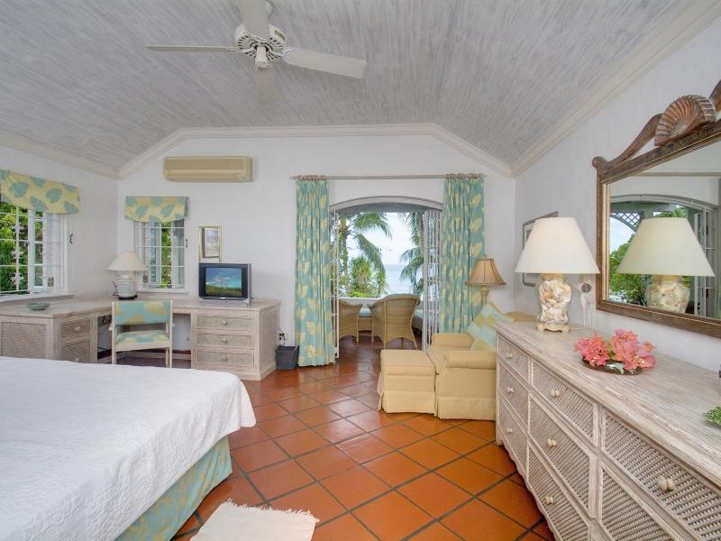 Emerald Beach 2 - Allamanda , Beachfront villas Barbados , Emerald Beach , Gibbes , St Peter , West Coast Barbados  
