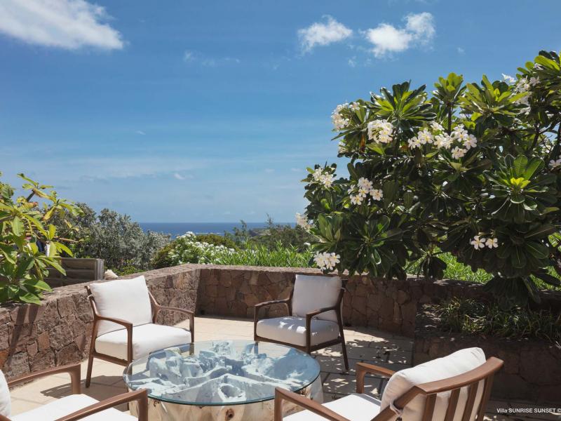 Sunrise-Sunset Villa , Point Milou  