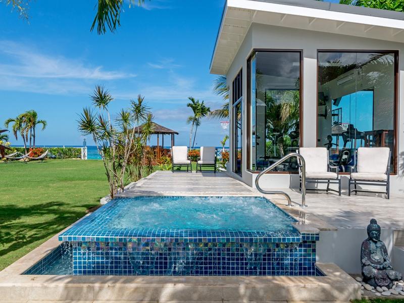 Sweet Spot on The Beach , Runaway Bay  