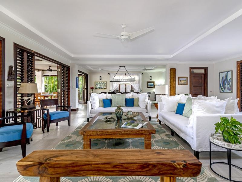 Makana on the Beach , Discovery Bay  