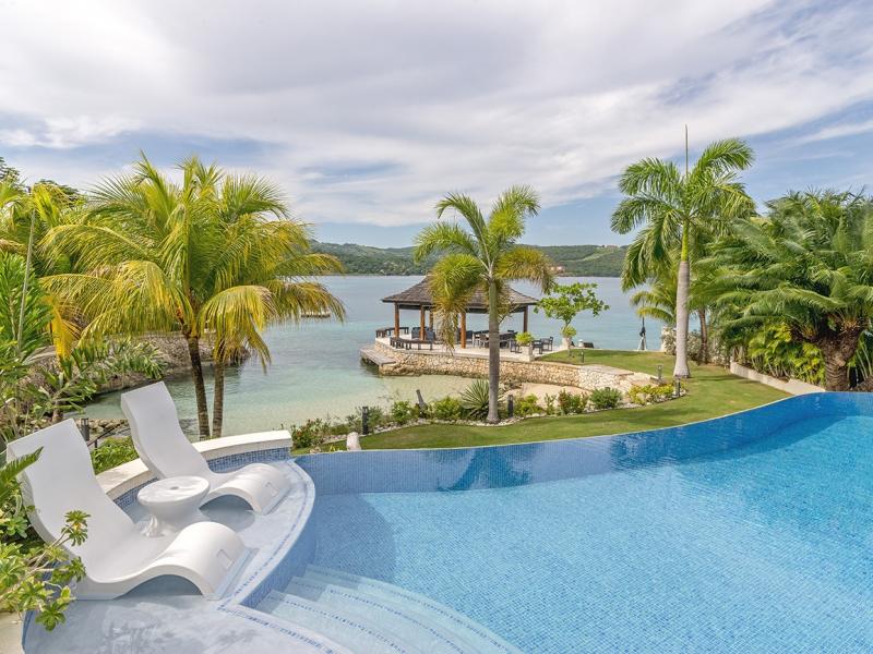 Makana on the Beach , Discovery Bay  
