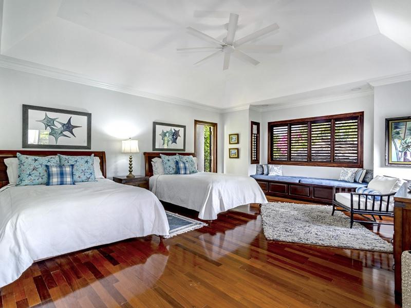 Makana on the Beach , Discovery Bay  