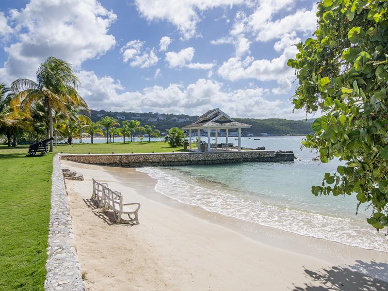 A Summer Place  , Discovery Bay  