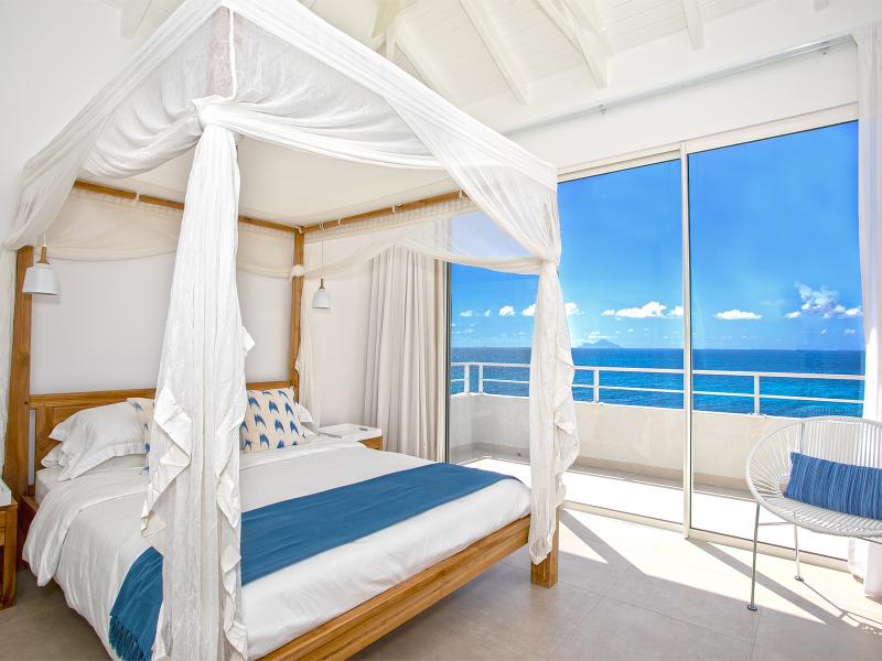 Aqua , Pelican Key St Maarten  