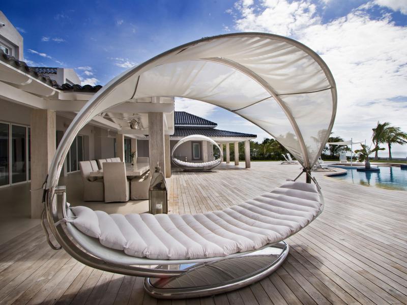 C'est La Vie, Terres Basses , Terres Basses  