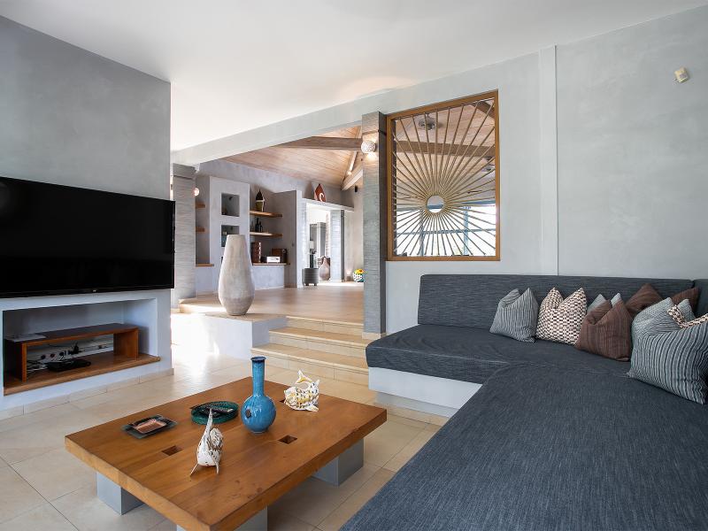 Les Palmiers Bleus , Terres Basses  