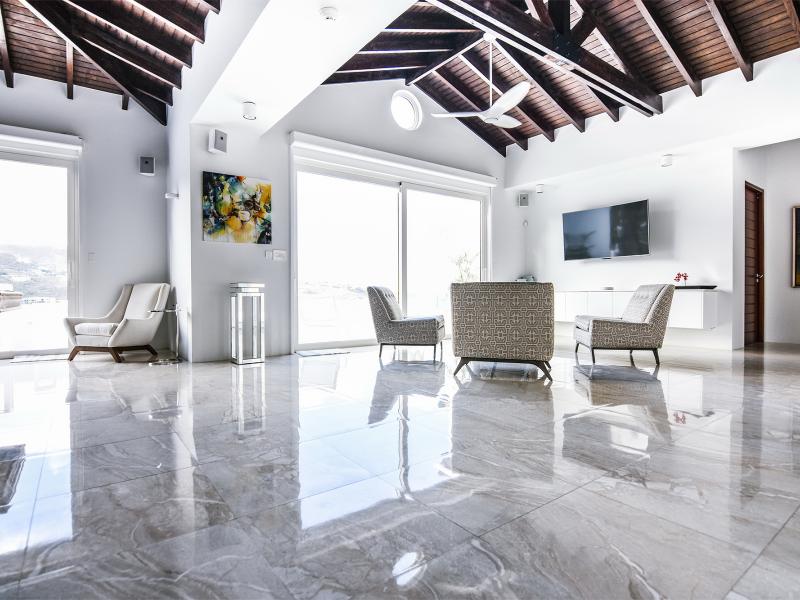 Amalia , Pelican Key St Maarten  