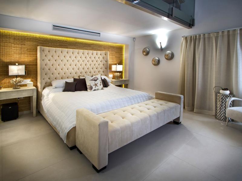 C'est La Vie, Terres Basses , Terres Basses  