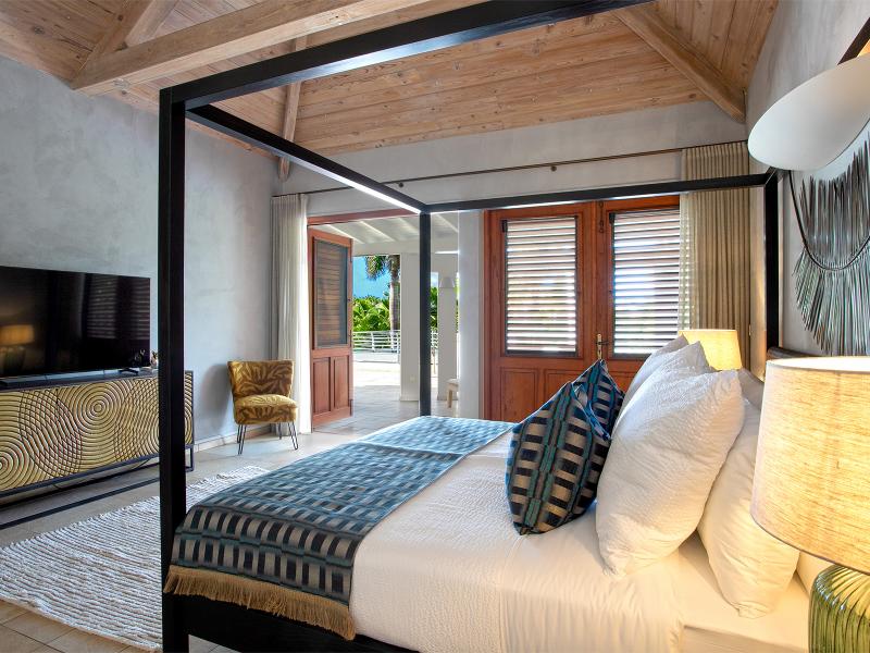 Les Palmiers Bleus , Terres Basses  