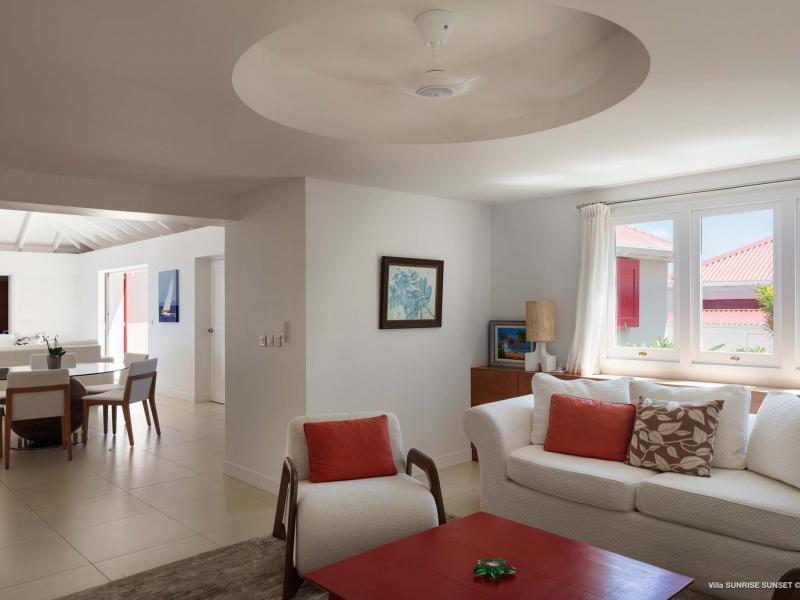 Sunrise-Sunset Villa , Point Milou  