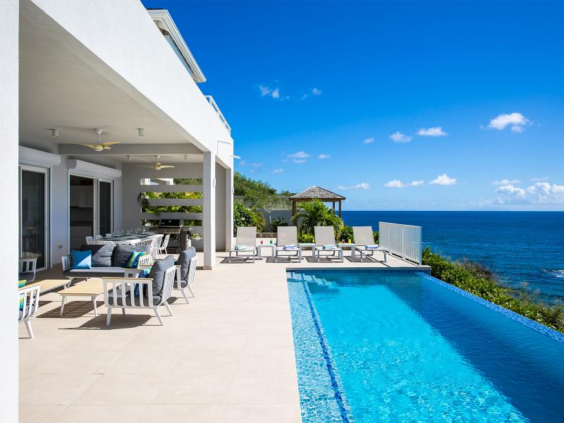 Aqua , Pelican Key St Maarten  