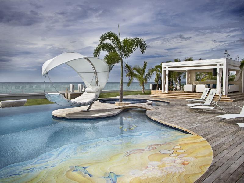 C'est La Vie, Terres Basses , Terres Basses  