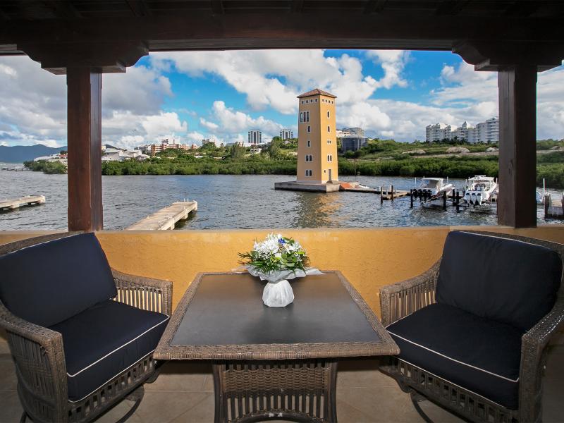 Marina 360 , Cupecoy  