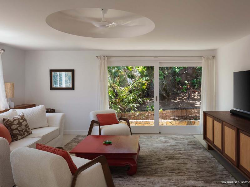 Sunrise-Sunset Villa , Point Milou  