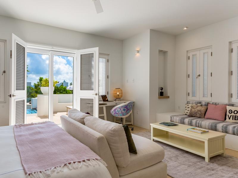 Celestial Anguilla , West End  