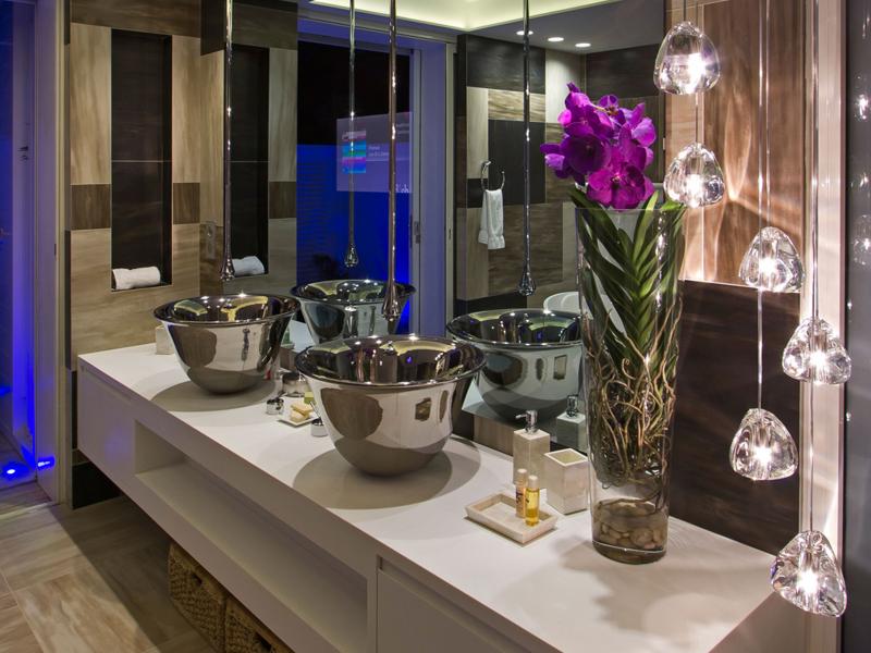 C'est La Vie, Terres Basses , Terres Basses  