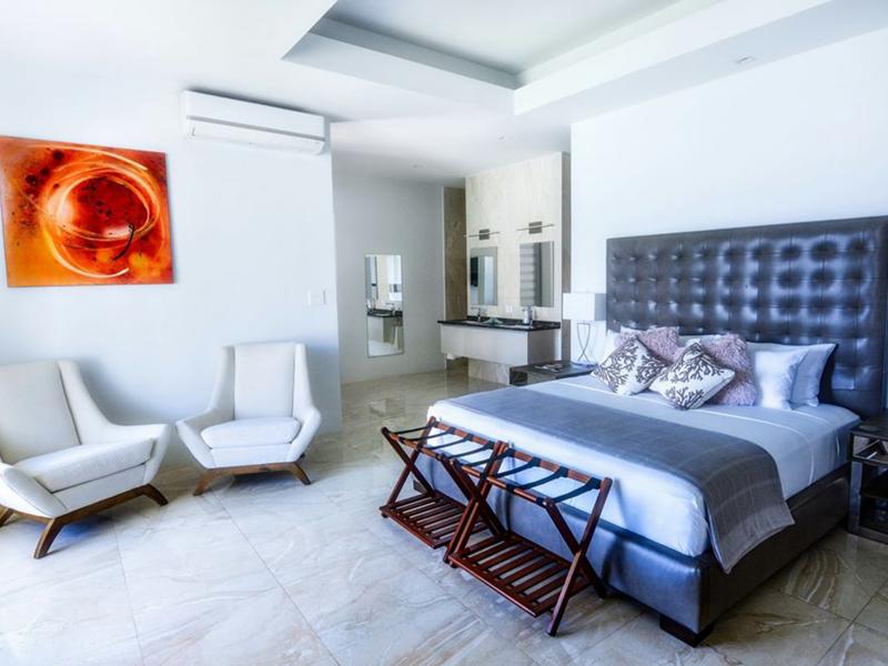 Amalia , Pelican Key St Maarten  