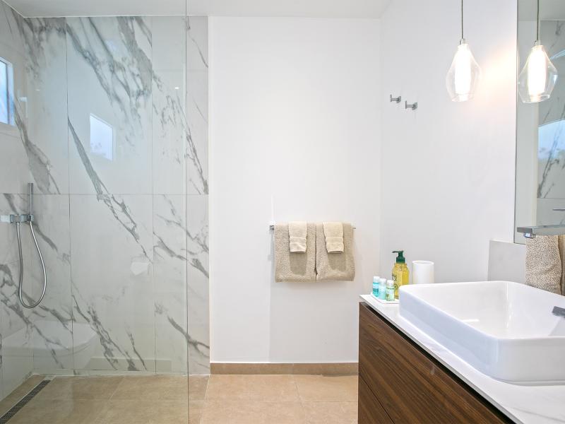 Aqua , Pelican Key St Maarten  