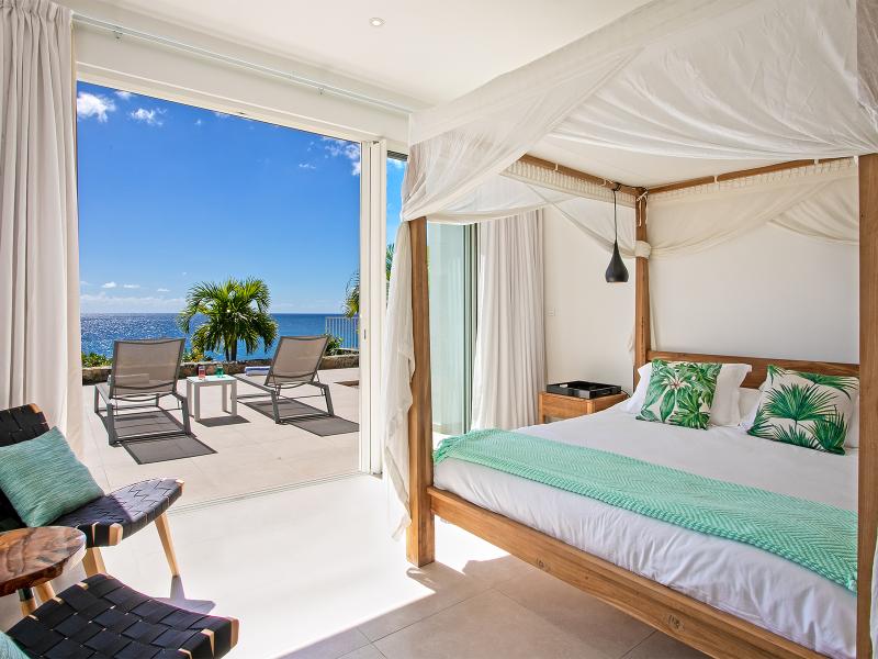 Aqua , Pelican Key St Maarten  