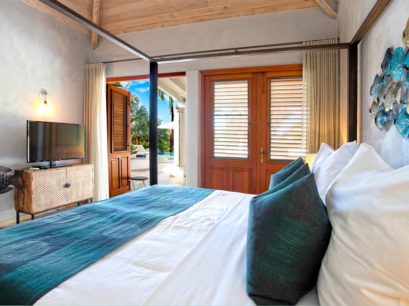 Les Palmiers Bleus , Terres Basses  