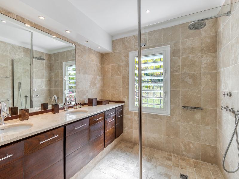 La Hacienda , Terres Basses  