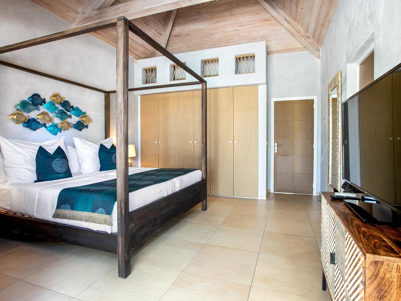 Les Palmiers Bleus , Terres Basses  