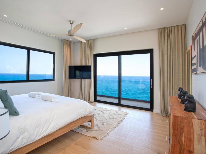 Aqua Dream , Pelican Key St Maarten  