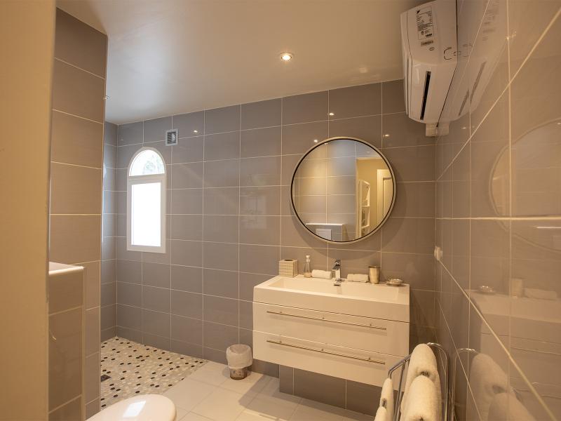 Beauvoir , Orient Bay  