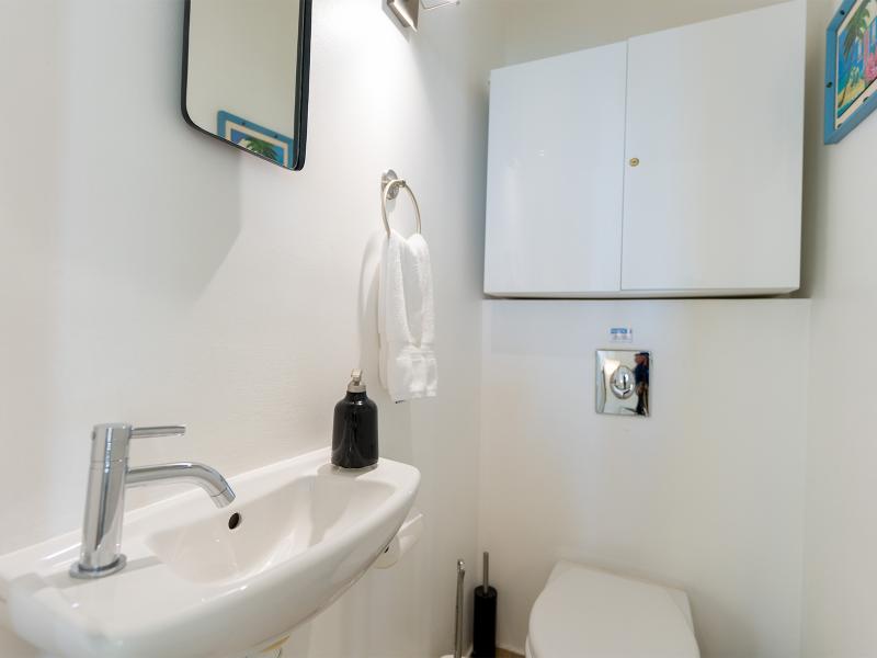 Blue Sailing , Happy Bay  