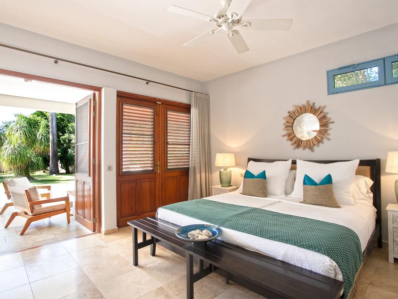 Les Palmiers Bleus , Terres Basses  