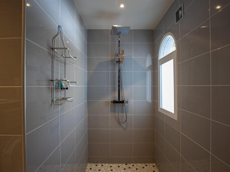 Beauvoir , Orient Bay  