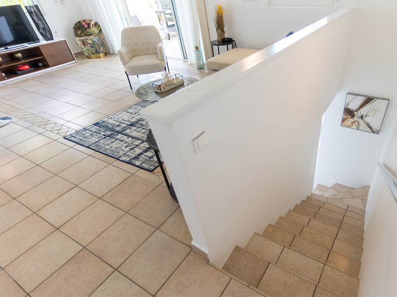 Blue Sailing , Happy Bay  