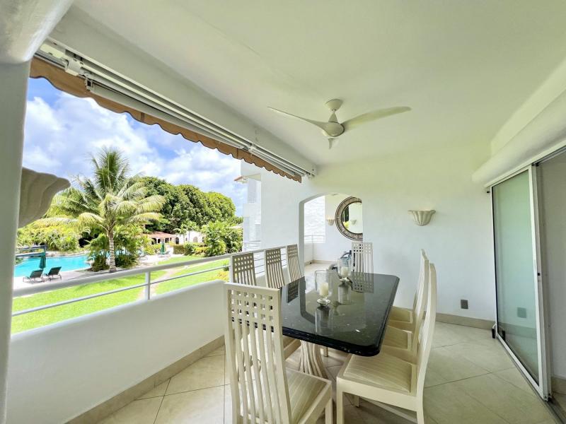 Glitter Bay 209 , St James  