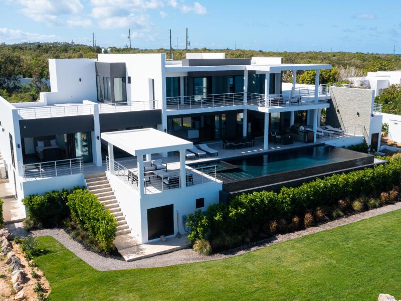 Le Rêve Bleu , Little Bay  