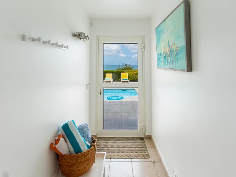 Blue Sailing , Happy Bay  