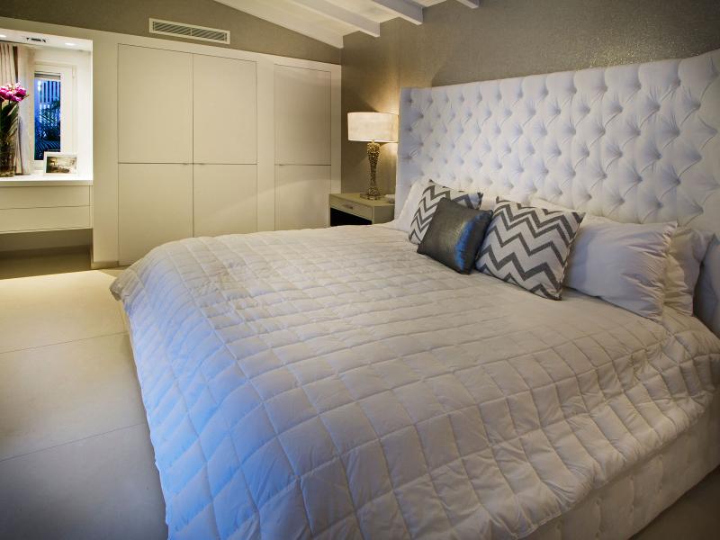 C'est La Vie, Terres Basses , Terres Basses  