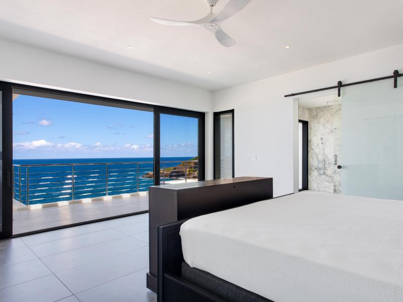 Le Rêve Bleu , Little Bay  