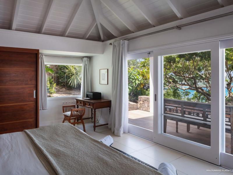 Sunrise-Sunset Villa , Point Milou  