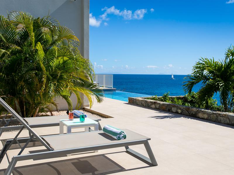 Aqua , Pelican Key St Maarten  